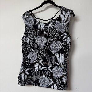 White House Black Market Black & White Leaf-Print Tank